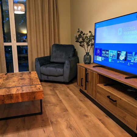 Spacious Two-Bedroom Apartment In The City Center Краків Екстер'єр фото